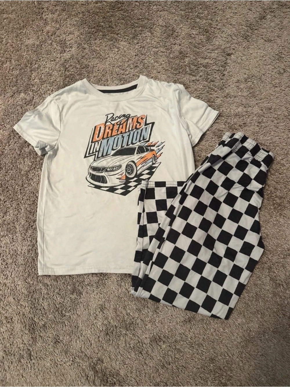 Cat & Jack Boys 10/12 Racing Checkered 2 Piece Pajama Set